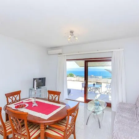 Apartament Marina *